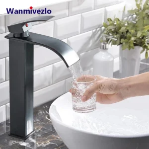 Rubinetto per lavabo a cascata sopra lavabo da appoggio Miscelatore per acqua calda fredda montata su piano Maniglia singola Rubinetto monoforo